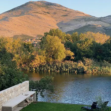 Trebisnjica Riverhouse شقة