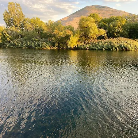 Trebisnjica Riverhouse تريبينيي