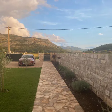 Trebisnjica Riverhouse شقة تريبينيي