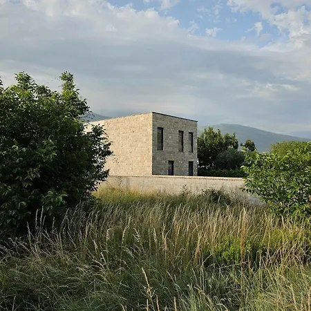 Trebisnjica Riverhouse * تريبينيي