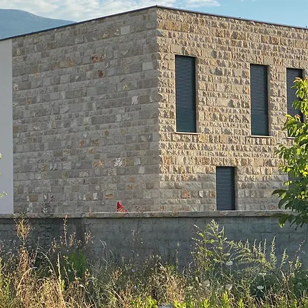 Trebisnjica Riverhouse * تريبينيي